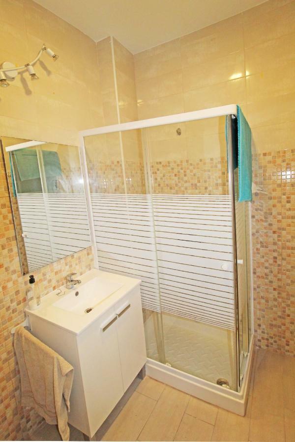 Amplio, Luminoso Y Centrico. Decoracion Cuidada. Apartment Alicante Bagian luar foto